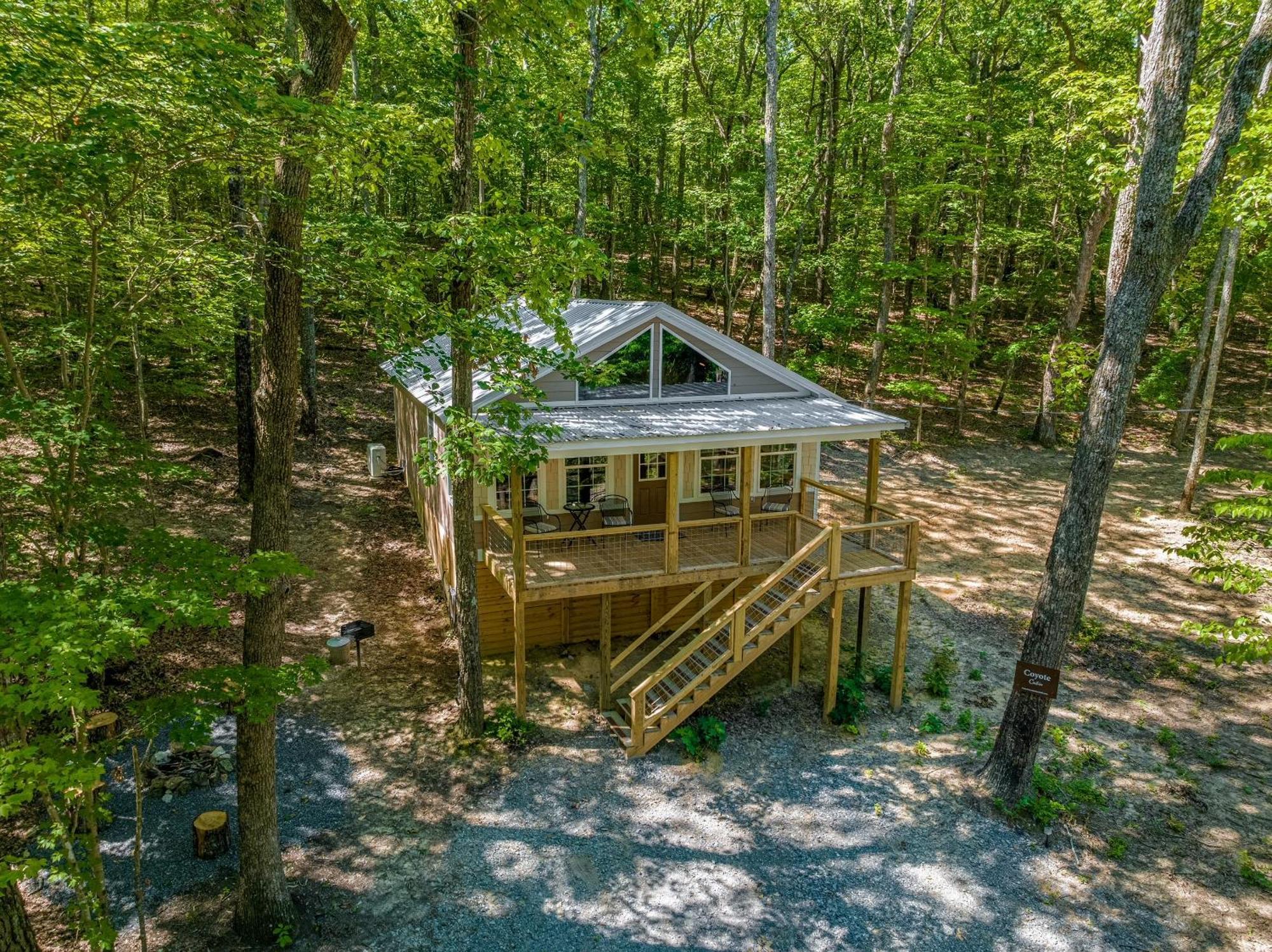 Coyote Cabin At Woodland Retreat At Desoto Beside Desoto State Park Fort Payne Exterior photo