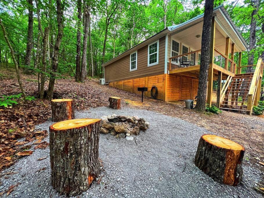 Coyote Cabin At Woodland Retreat At Desoto Beside Desoto State Park Fort Payne Exterior photo
